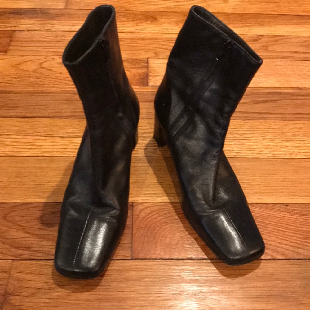 Enrico Antinori black leather ankle boots.